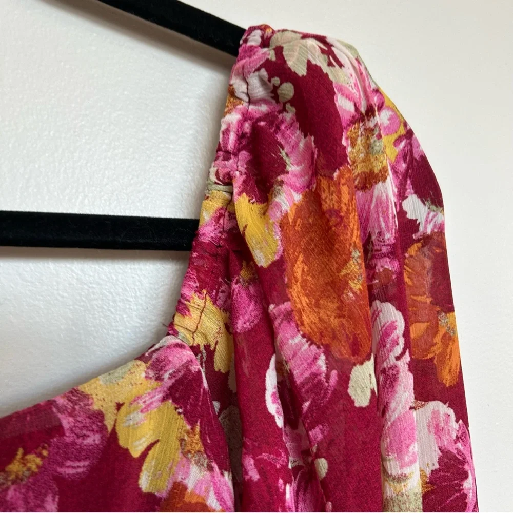Floral Patterned Wayf Top - Picture 3 of 6